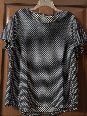 Chicos easywear top size 3 (XL,16 equivalent) navy blue white
